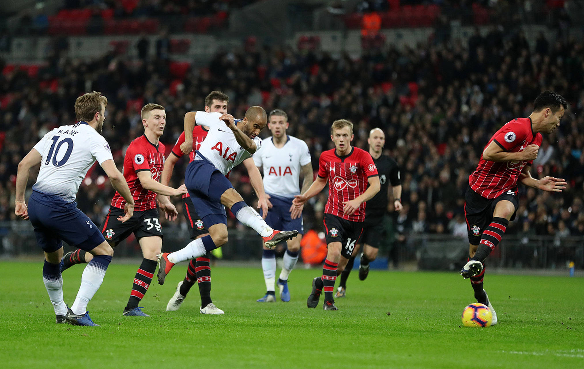 斯基拉：那不勒斯要求在奥斯梅恩的转会费支付中必须加入担保.